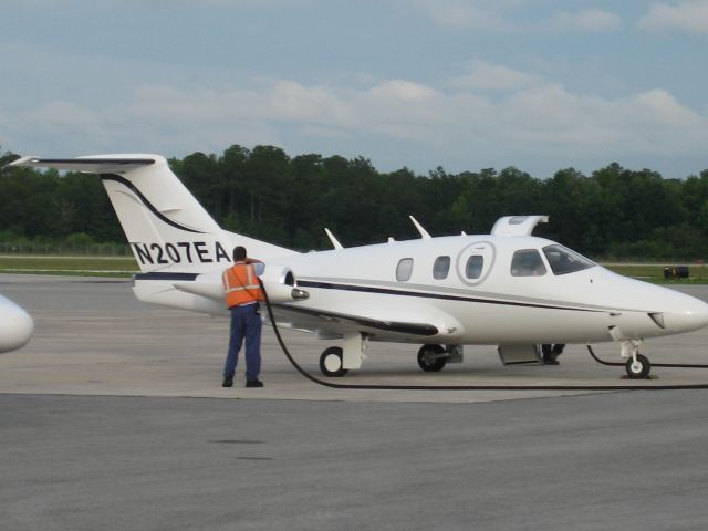 Eclipse 500 (N207EA)