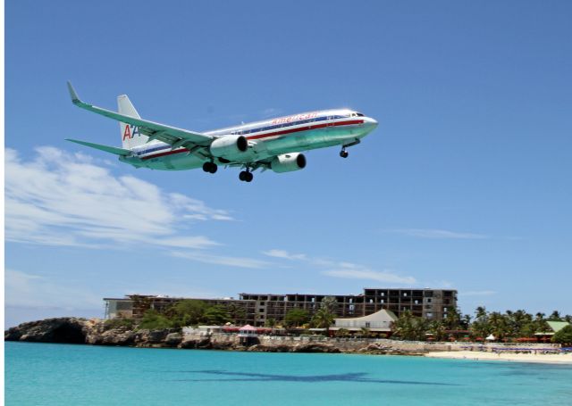 Boeing 737-700 (N913AN)