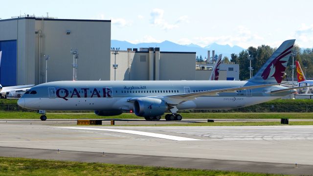 Boeing 787-9 Dreamliner (A7-BHB) - BOE938 taxis to the Boeing North ramp after a ferry flight from KPDX on 10.1.19. (ln 917 / cn 64215). This is the second B787-9 for QTR.