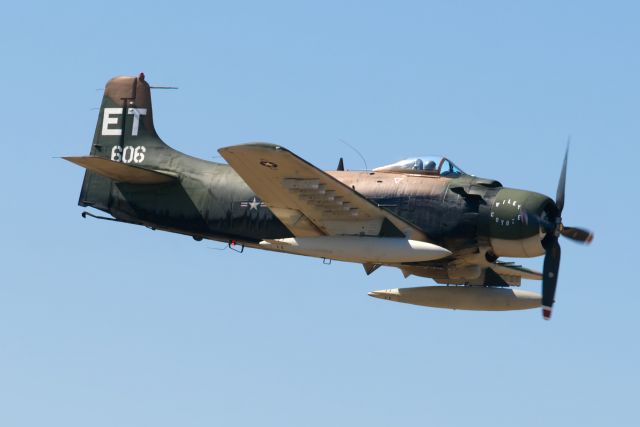 Douglas AD Skyraider (N39606)