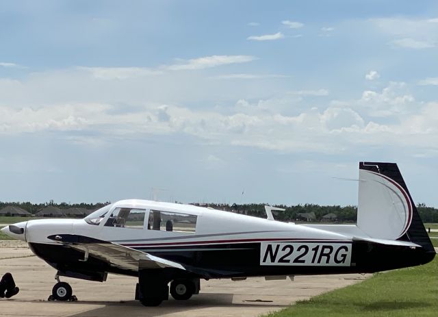 N221RG —