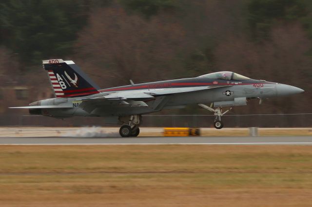 McDonnell Douglas FA-18 Hornet (16-6817) - The Commander's jet from VFA-136, the 'Knighthawks' returning to Hanscom (12/9)