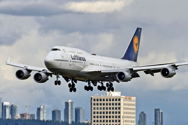 Boeing 747-400 (D-ABVX)