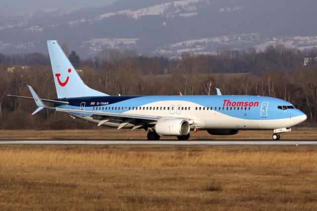 Boeing 737-800 (G-TAWR)