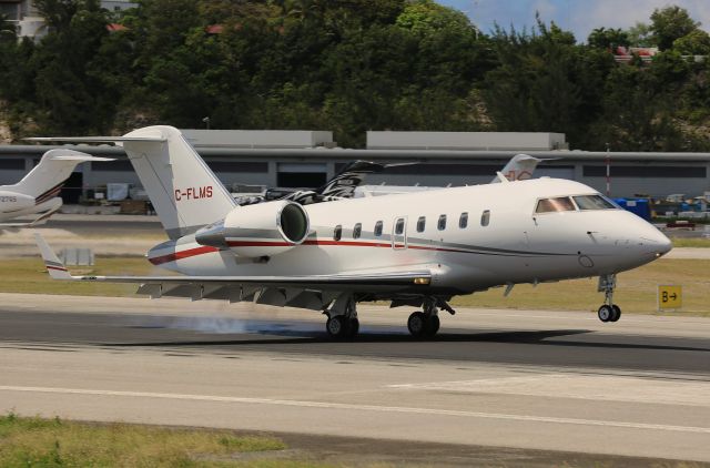 Canadair Challenger (C-FLMS)