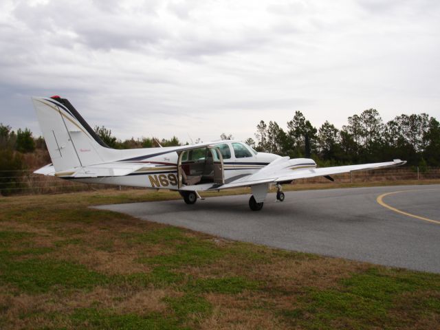 Beechcraft Baron (58) (N699PS)