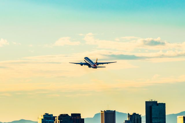 Boeing 777-200 — - An American Airlines 777-200 taking off from PHX on 2/19/23. Taken with a Canon T7 and Tamron 70-200 G2 lens.