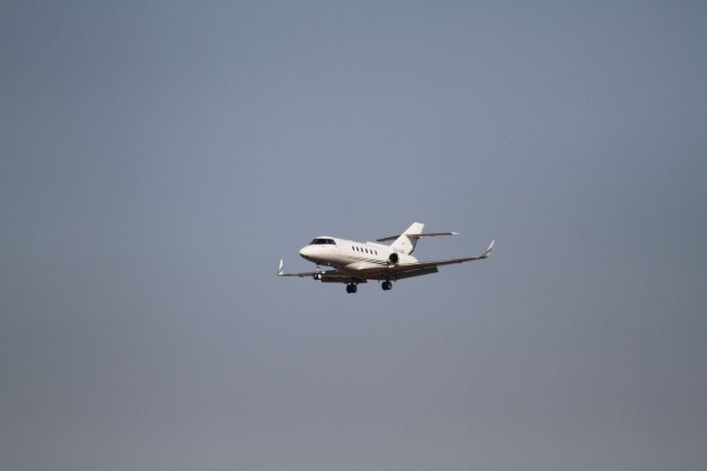 Hawker 800 (XA-AOV) - FINAL APPROACH 27 MMTJ