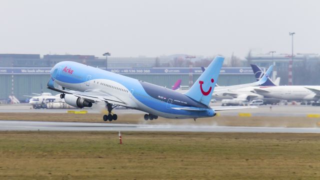 BOEING 767-300 (PH-OYI)