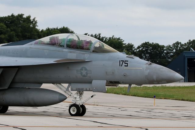 McDonnell Douglas FA-18 Hornet (16-6926) - A wave from the Pilot of this US Navy F/A-18F Super Hornet (166926/175, c/n F234) from VFA-122 Super Hornet Demonstration Team, NAS Lemoore, CA as he taxies for departure after the Toledo Air Show on 18 Jul 2016. 