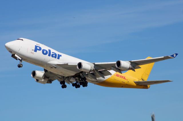 Boeing 747-400 (N454PA) - A very full Polar 747-400 departing RWY 27 at CVG