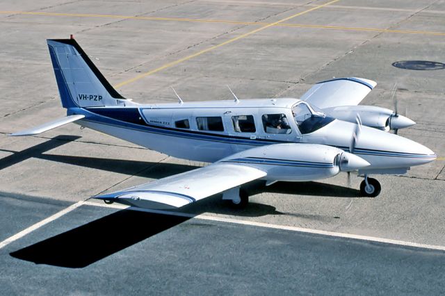 Piper Saratoga/Lance (VH-PZP) - PIPER PA-34-220T SENECA III - REG : VH-PZP (CN 34-8133027) - PARAFIELD ADELAIDE SA. AUSTRALIA - YPPF 12/10/1995