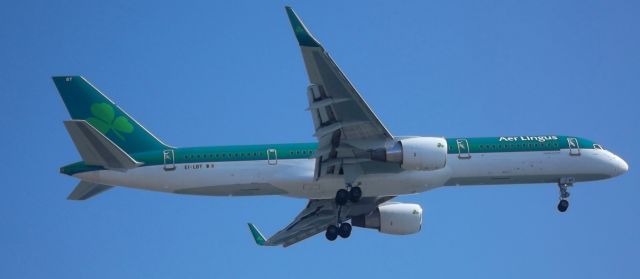 Boeing 757-200 (EI-LBT) - Aer Lingus 757-200 landing 22L in Boston, MA.