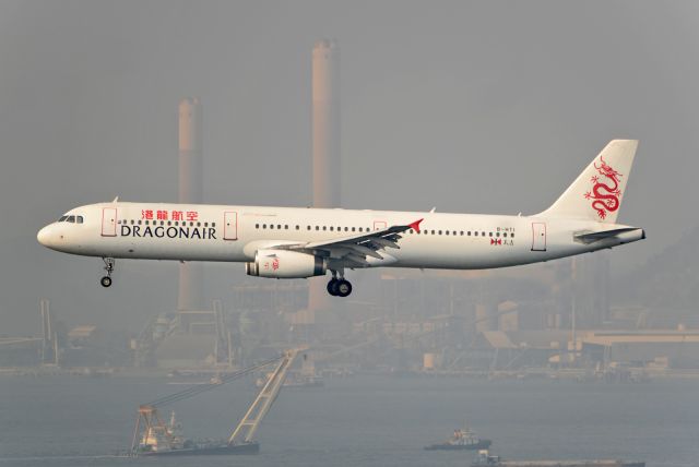 Airbus A321 (B-HTI)