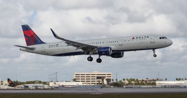 Airbus A321 (N328DN) - Landing at Miami International on the afternoon of the 10th of February, 2019.