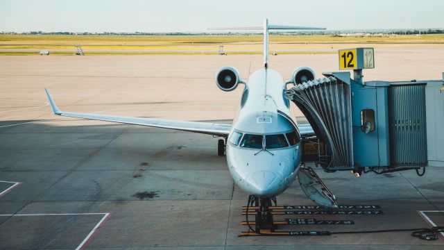 Canadair Regional Jet CRJ-700 —