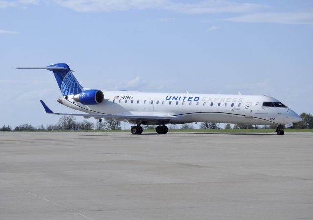 Canadair Regional Jet CRJ-700 (N535GJ)