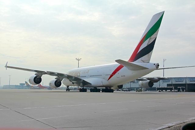 Airbus A380-800 (A6-EEE)