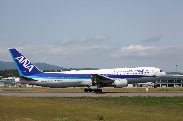 BOEING 767-300 (JA605A) - June 29th 2017:HND-HKD.