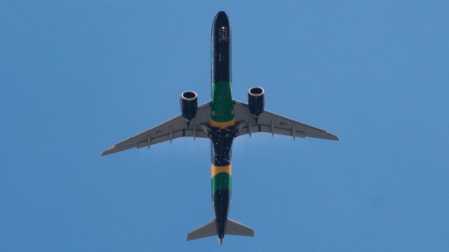 EMBRAER ERJ-190-400 (PS-AEY)