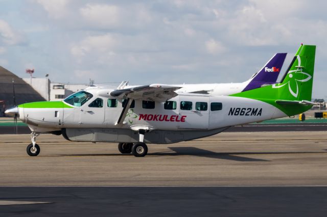 Cessna Caravan (N862MA) - Burbank is now the destination of the SMX flights which these lovely aircraft operate