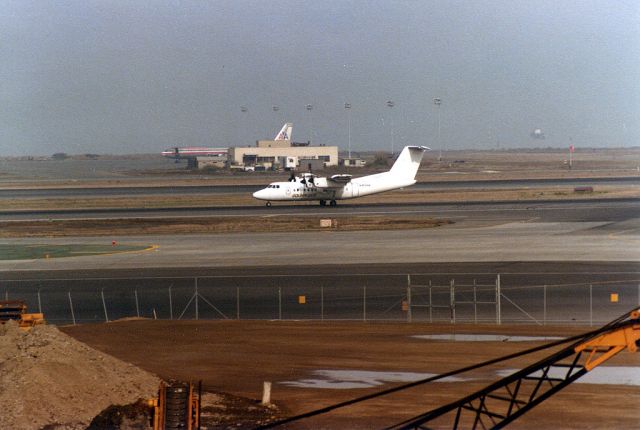 De Havilland Canada Dash 7 (N8504A) - Golden Gate Airlines - DeHavilland DHC-7-102 C/N 33 - N8504A - at SFO - 1980-Dec-24.