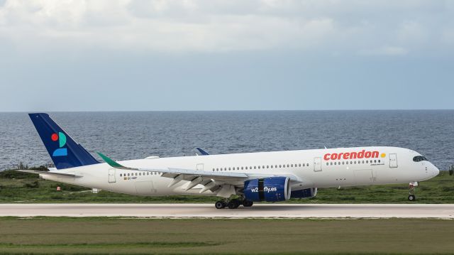 Airbus A350-900 (CND599)