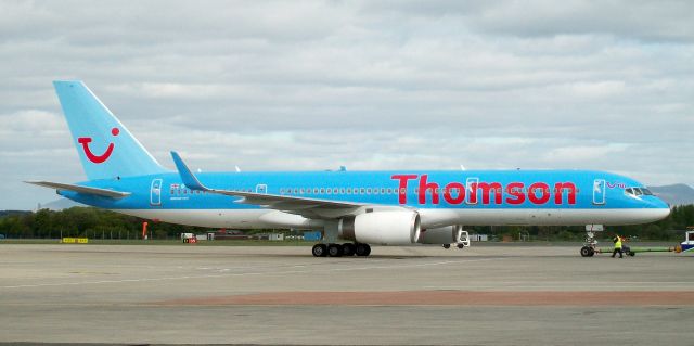 Boeing 757-200 (G-OOBD) - Thomson