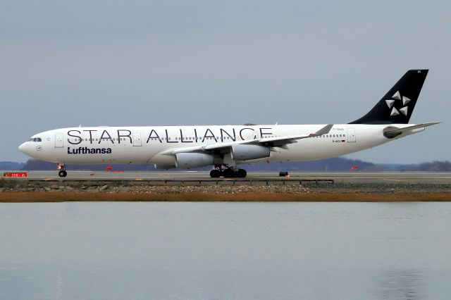 Airbus A330-300 (D-AIGV) - 'Lufthansa 423' departing back to Frankfurt Airport