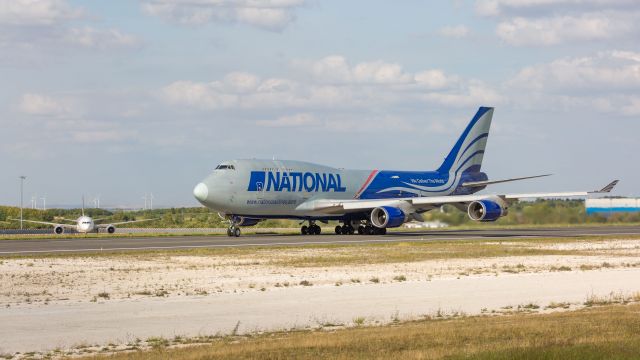 Boeing 747-200 (N952CA)