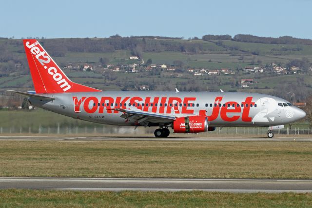 BOEING 737-300 (G-CELB)