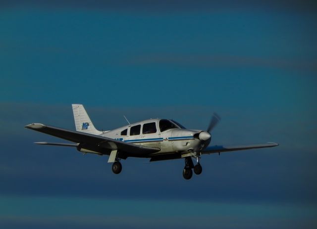 Piper Cherokee (N124MT)