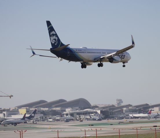 Boeing 737-900 (N263AK)