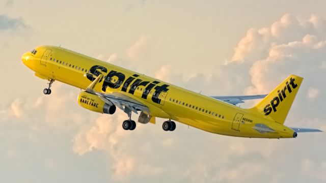 Airbus A321 (N658NK) - Dawn departure of 658s first revenue flight out of KFLL 23 Aug 2015 to KLGA.