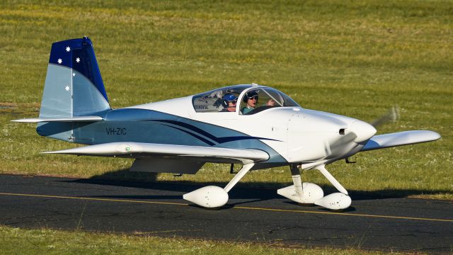 Vans RV-7 (VH-ZIC)