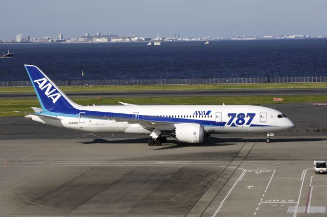 Boeing 787-8 (JA808A) - Taxing at Haneda Intl Airport on 2012/06/26