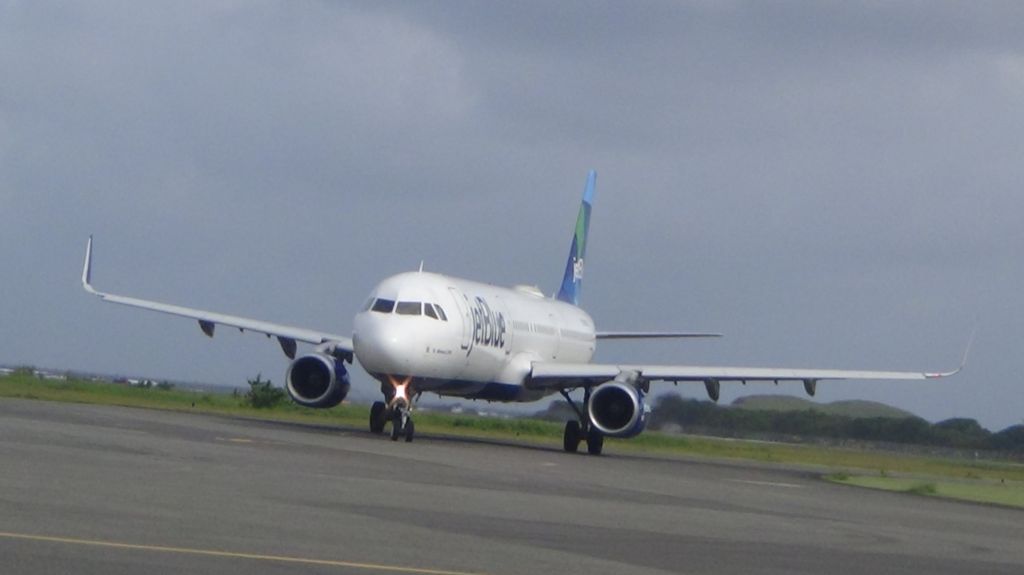 Airbus A321 (N961JT)