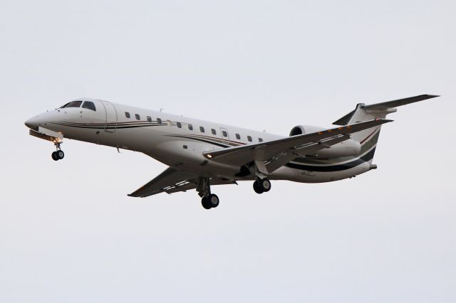 Embraer ERJ-135 (N549M) - One of the Menards shuttles on final for RWY 25 from Oakland County Intl (KPTK) on the morning of Wed. 20 Mar 2019.