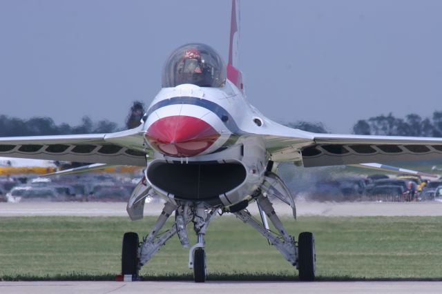 Lockheed F-16 Fighting Falcon — - USAF Thunderbird at Janesville Engine Start