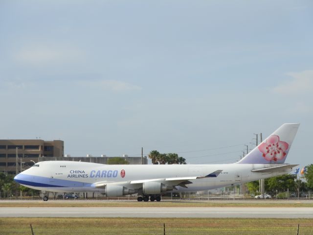 Boeing 747-400 (B-18720)