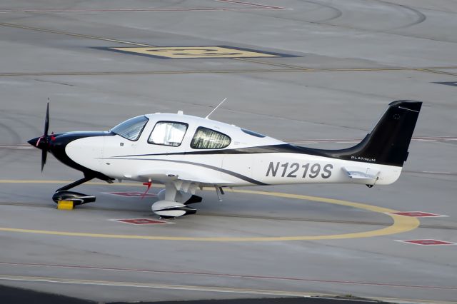 Cirrus SR-22 (N1219S)
