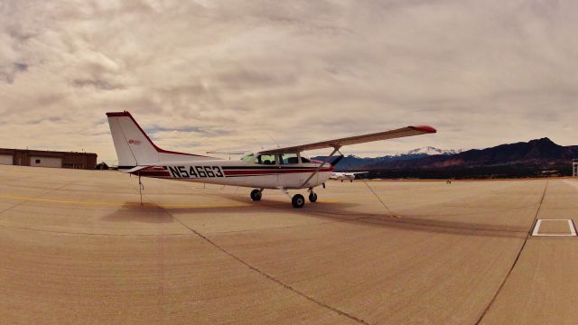 Cessna Skyhawk (N54663)