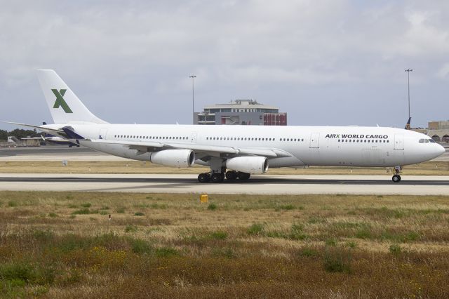 Airbus A340-300 (9H-NFC)