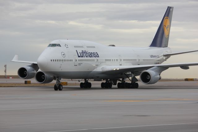 Boeing 747-400 (D-ABVH)