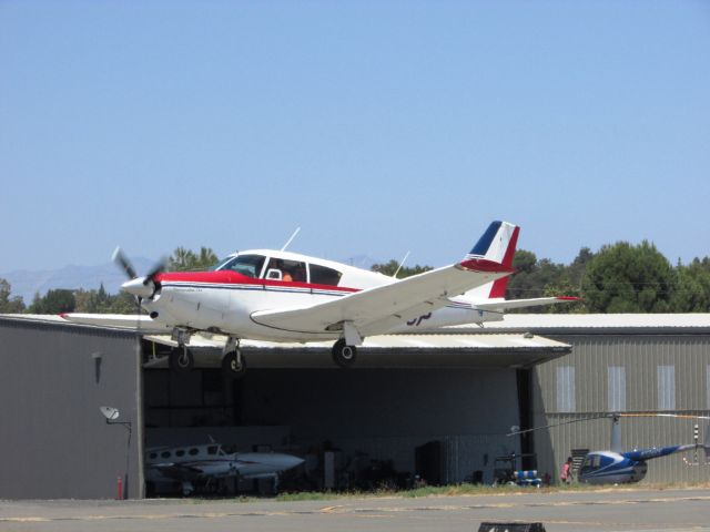 Piper PA-24 Comanche (N8345P) - Taking off RWY 24