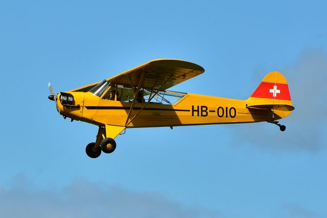 Piper NE Cub (HB-OIO) - Piper J3C-65/L-4 Cub, built 1944,  c/n: 44-11231