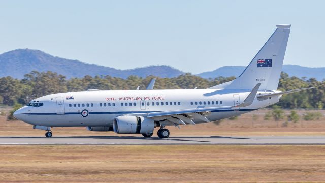 Boeing 737-700 (A36001)