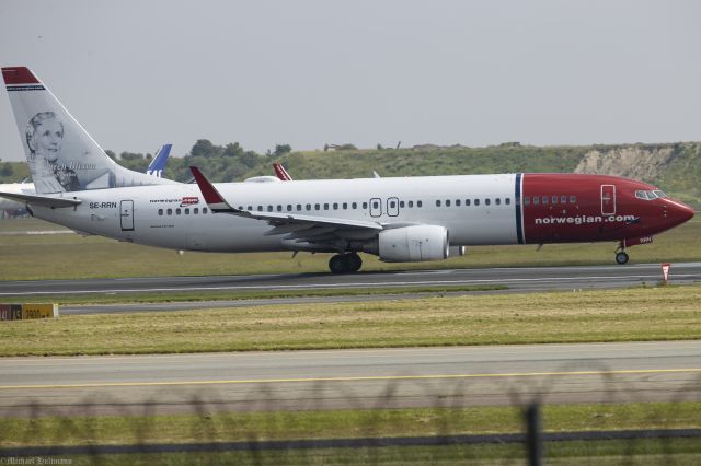 Boeing 737-700 (SE-RRN) - From Runway R22