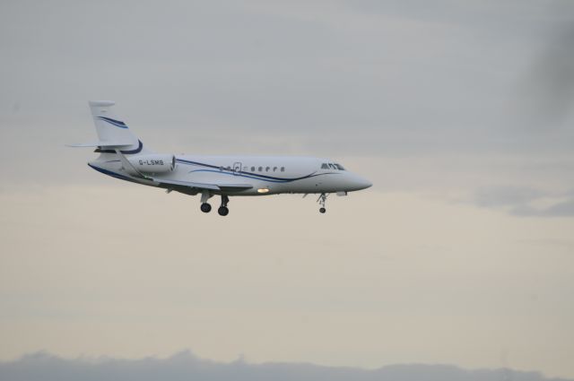 Dassault Falcon 2000 (G-LSMB)