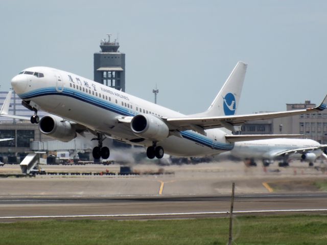 Boeing 737-800 (B-5382)
